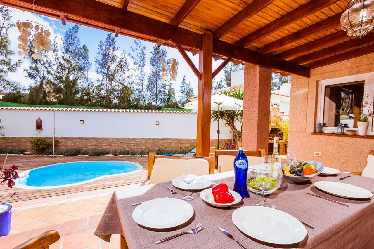 Villa Hibiscus Centrum Corralejo Beach Private Pool Family Luaran gambar